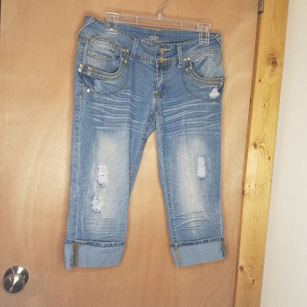 Distressed jean capris
